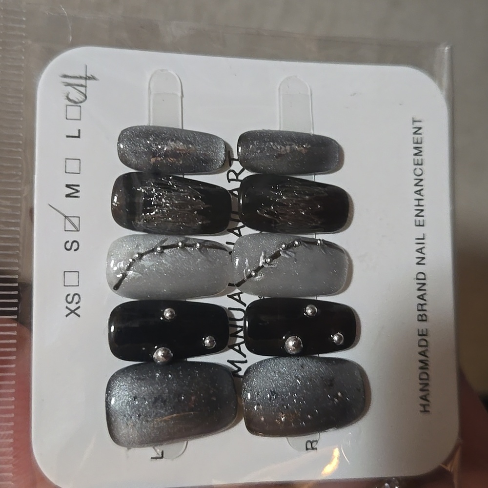 Black And Silver With Cat Eye Handmade Press On Nails